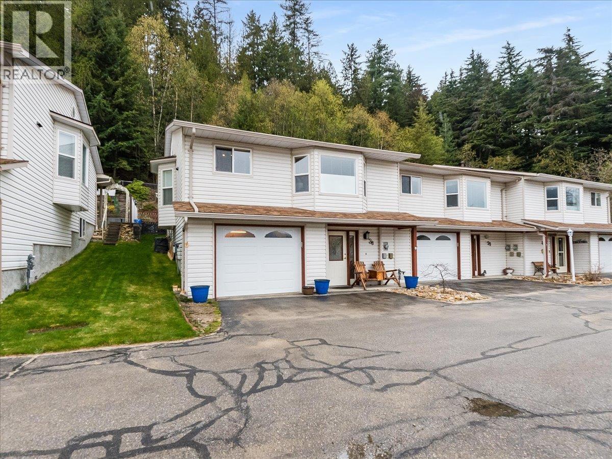 2210 Columbia Avenue Unit# 38, Castlegar, British Columbia  V1N 2X1 - Photo 1 - 10383650