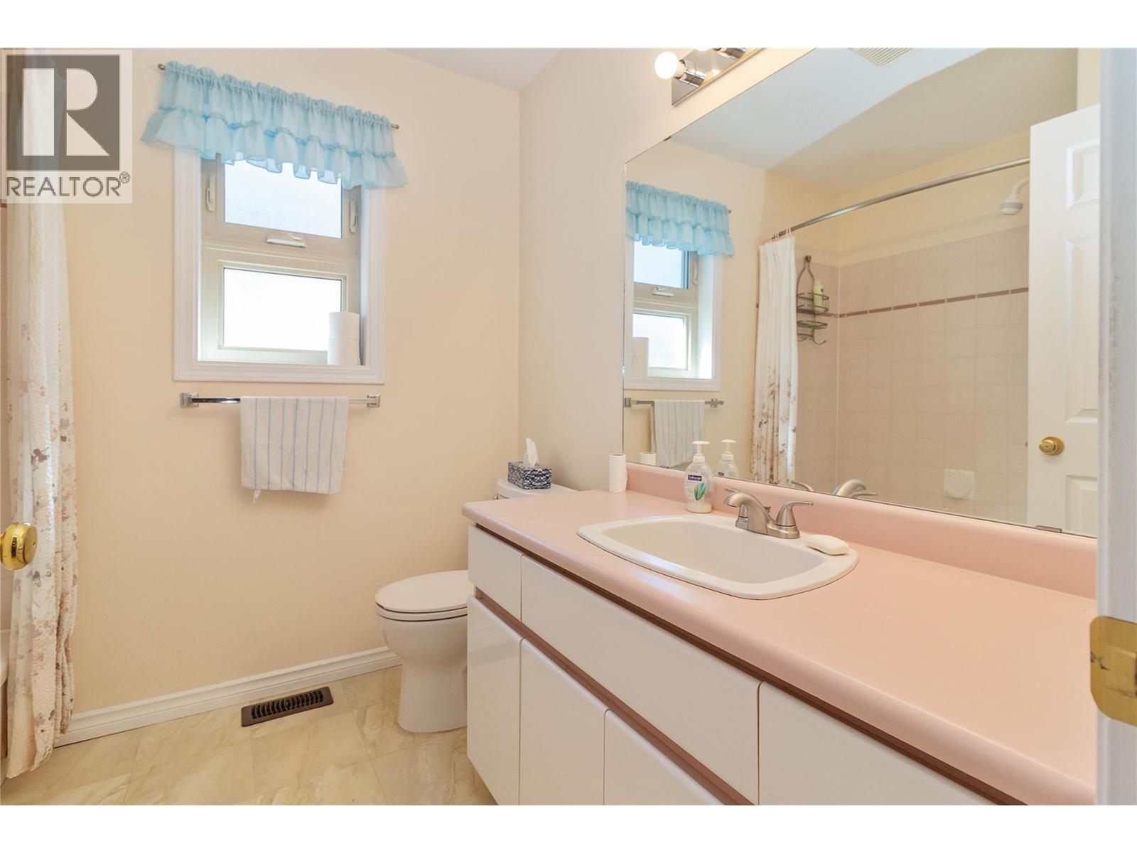 3518 Invermere Court, Kelowna, British Columbia  V1W 3R5 - Photo 32 - 10383960