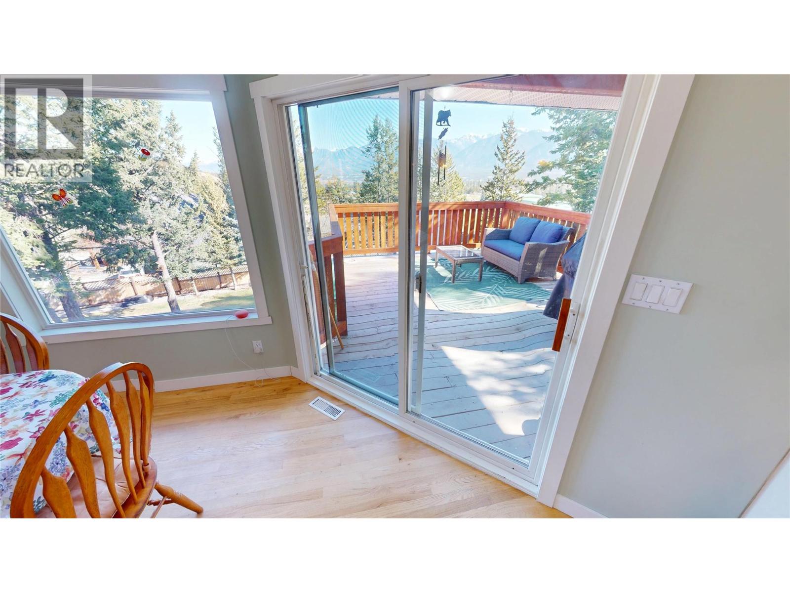 304 Westridge Place, Invermere, British Columbia  V0A 1K4 - Photo 6 - 10383947