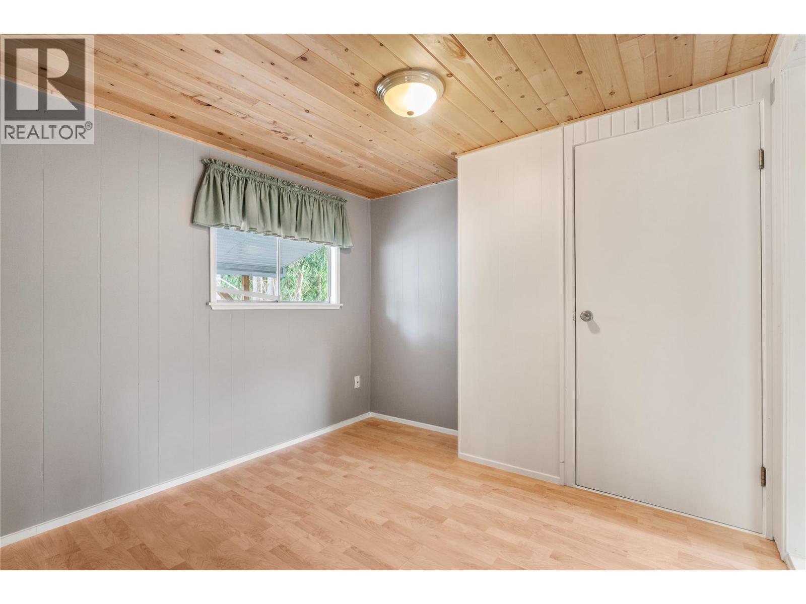 6670 Trans Canada Highway Ne Unit# 10, Canoe, British Columbia  V0E 1K0 - Photo 7 - 10383930