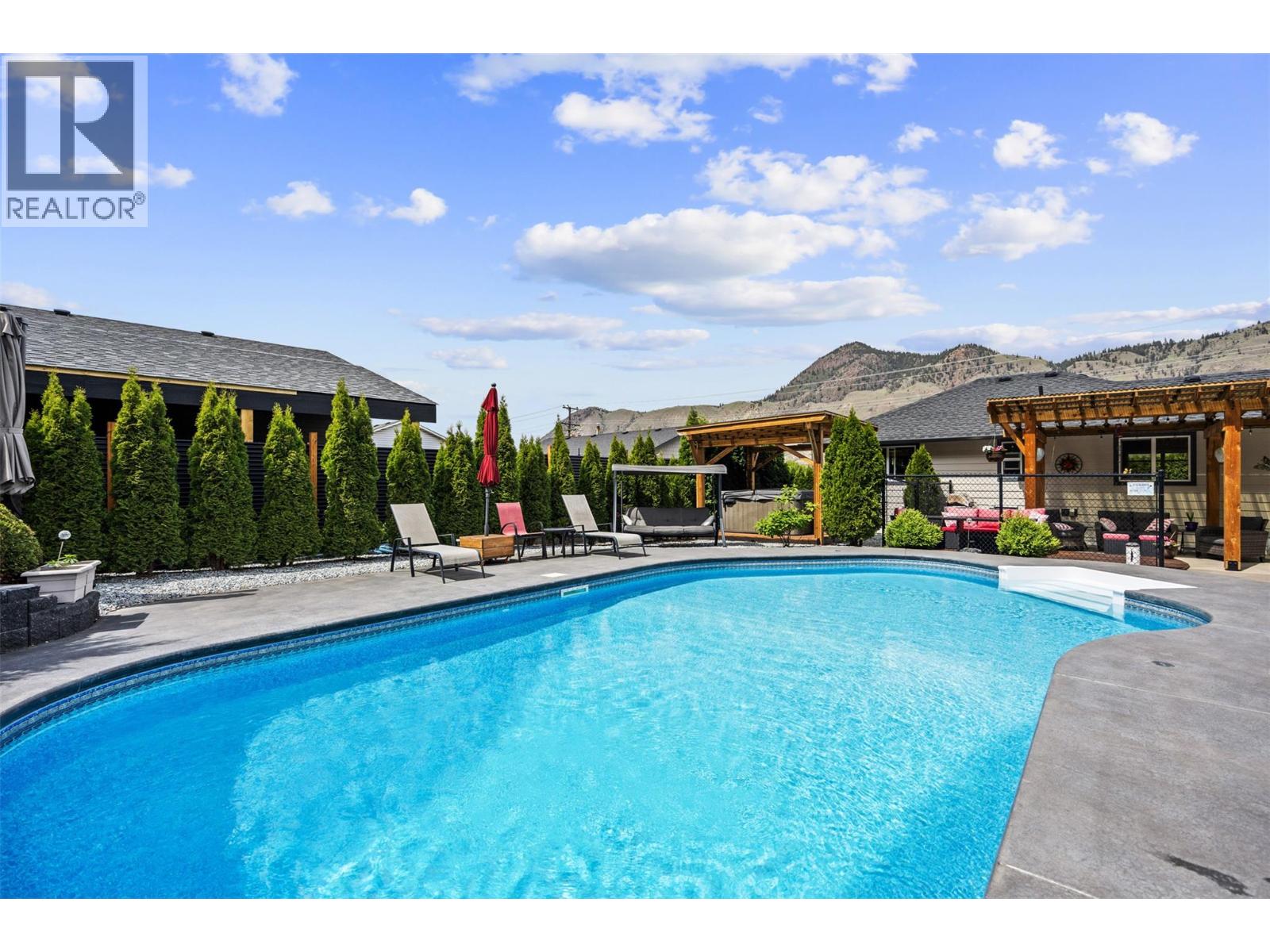 2015 Valleyview Drive, Kamloops, British Columbia  V2C 4C3 - Photo 2 - 10383520