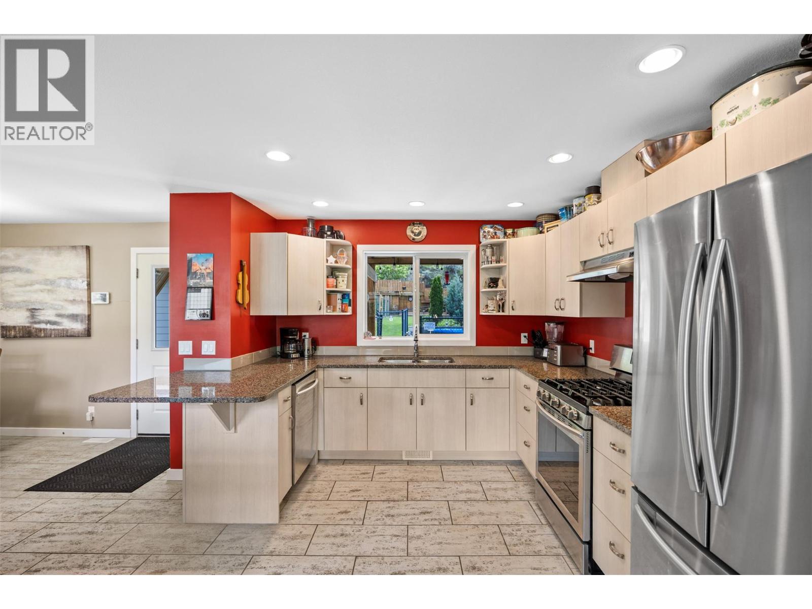 2015 Valleyview Drive, Kamloops, British Columbia  V2C 4C3 - Photo 7 - 10383520