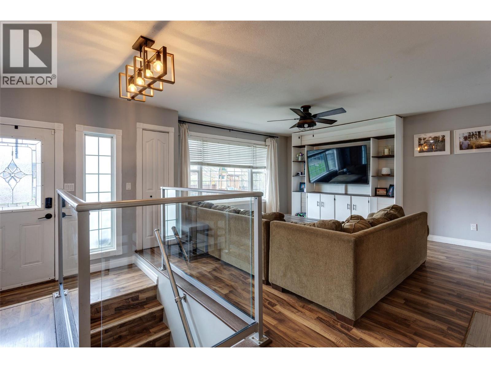 4501 16 Avenue, Vernon, British Columbia  V1T 6P5 - Photo 5 - 10383387