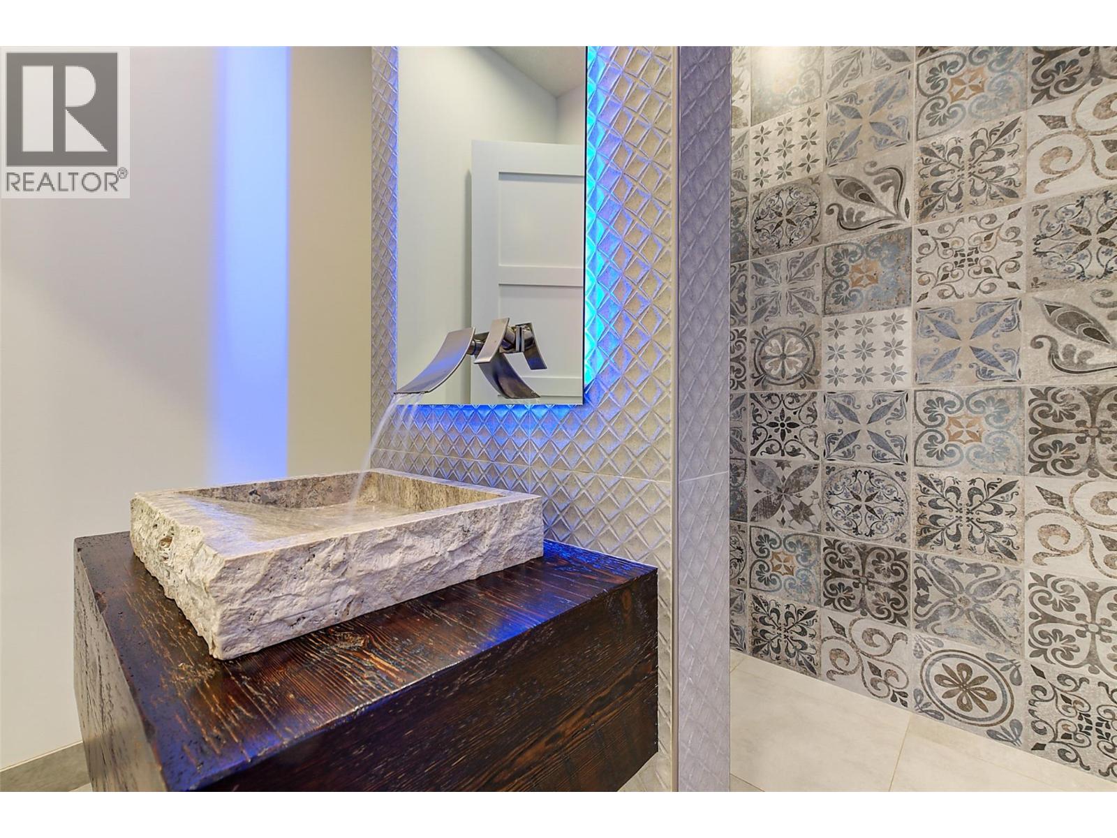 2950 Balldock Road, Kelowna, British Columbia  V1W 4C3 - Photo 24 - 10383701