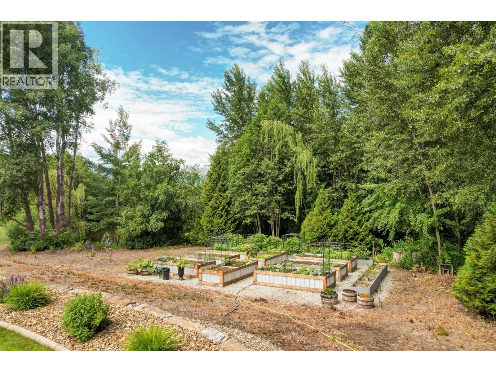 2950 Balldock Road, Kelowna, British Columbia  V1W 4C3 - Photo 60 - 10383701