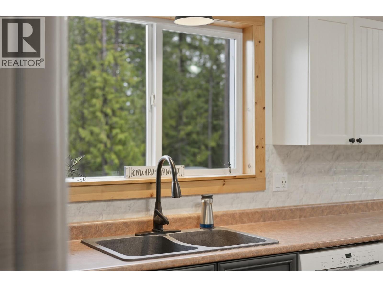 2233 Wildflower Lane, Sorrento, British Columbia  V0E 2W1 - Photo 13 - 10383944