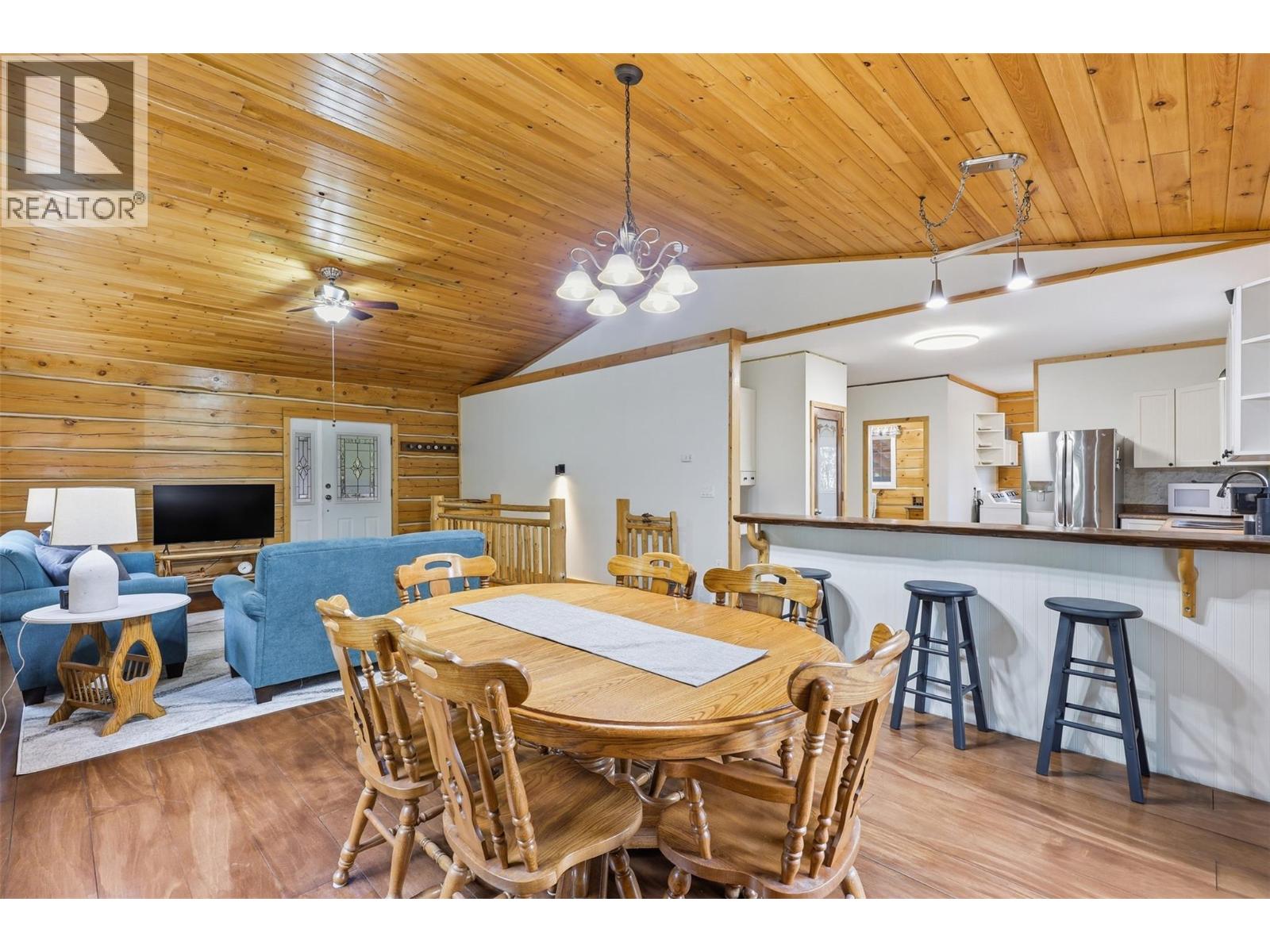 2233 Wildflower Lane, Sorrento, British Columbia  V0E 2W1 - Photo 8 - 10383944