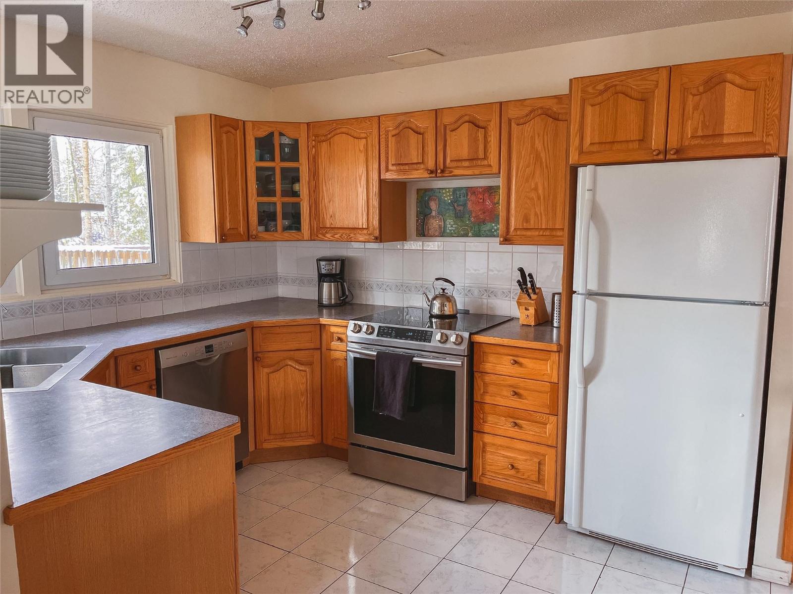 11 Ridgemont Drive, Fernie, British Columbia  V0B 1M2 - Photo 8 - 10383821