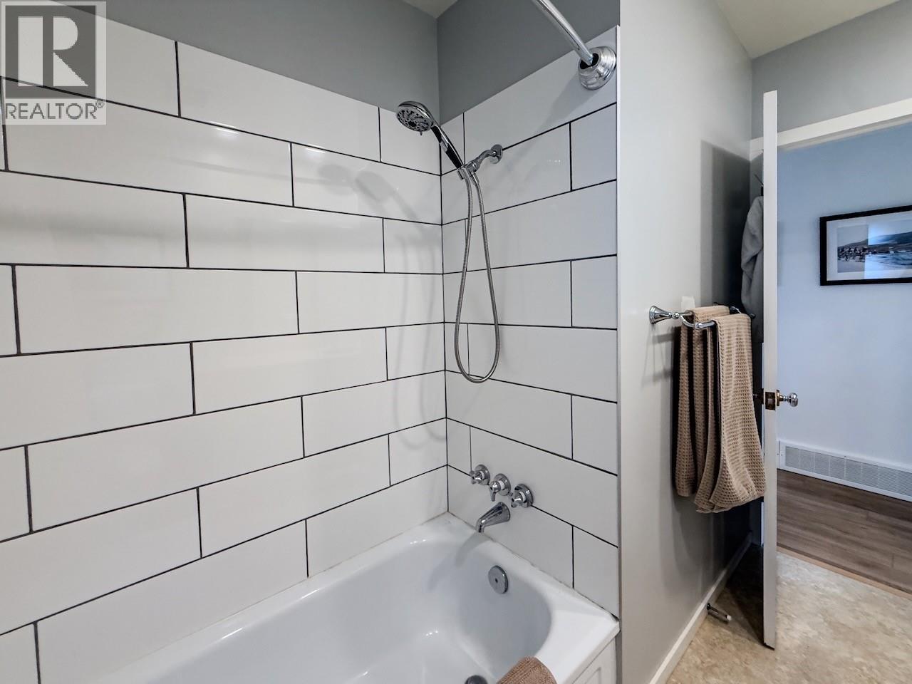 1015 Fraser Street, Kamloops, British Columbia  V2C 3H8 - Photo 18 - 10383897