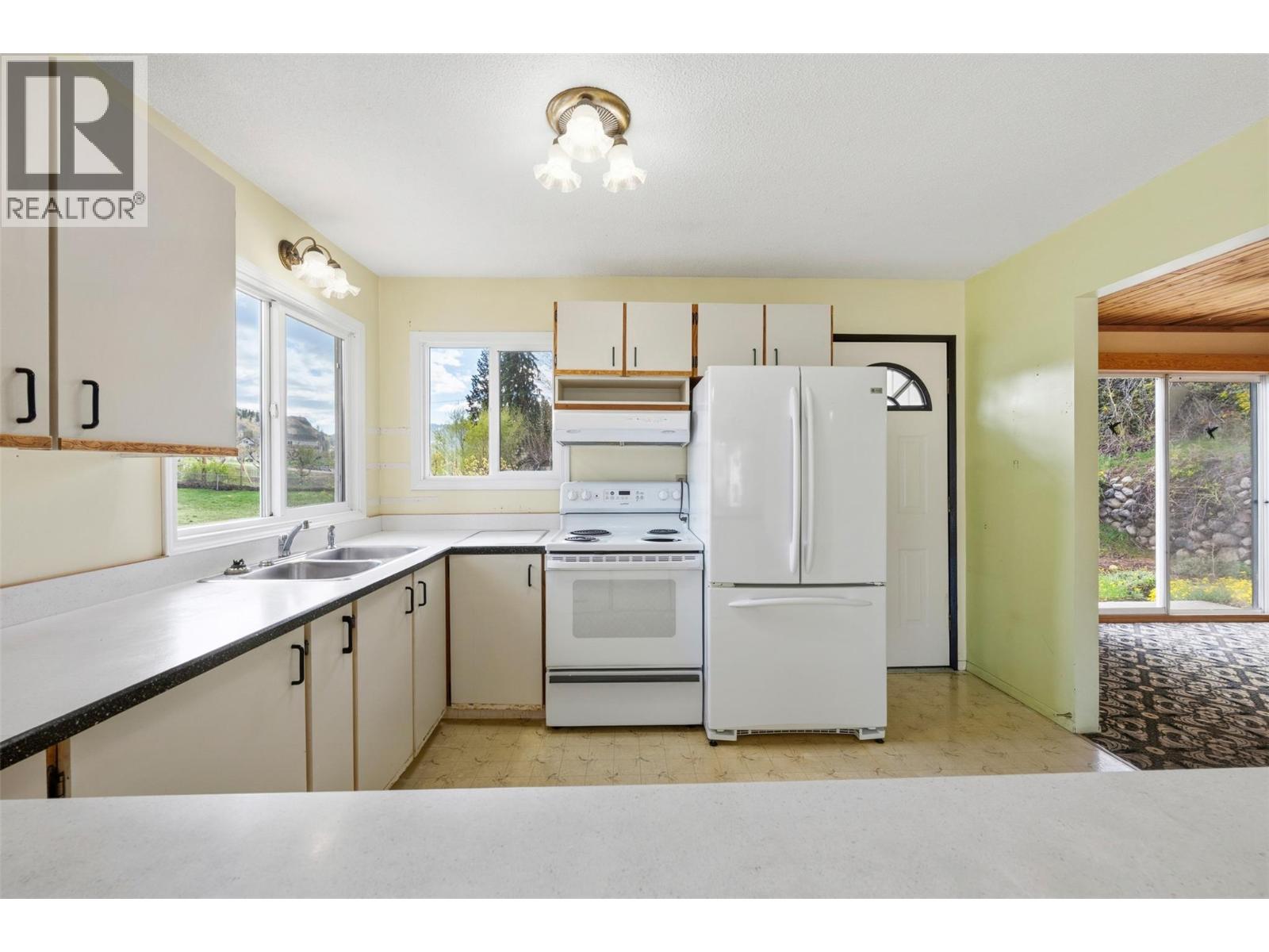 15489 Mellor Road, Summerland, British Columbia  V0H 1Z6 - Photo 5 - 10383814