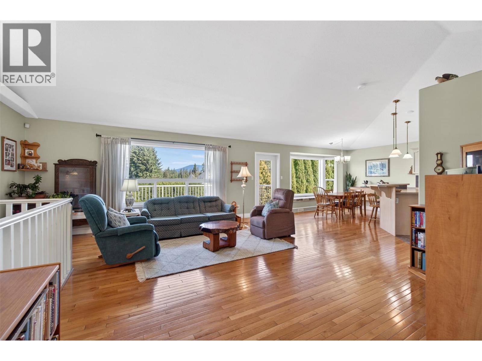 3181 8 Avenue Se, Salmon Arm, British Columbia  V1E 1S1 - Photo 20 - 10383965