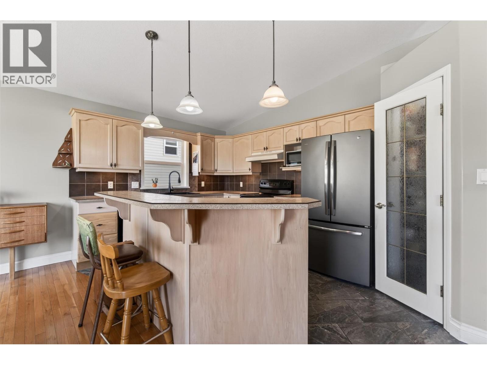 3181 8 Avenue Se, Salmon Arm, British Columbia  V1E 1S1 - Photo 23 - 10383965