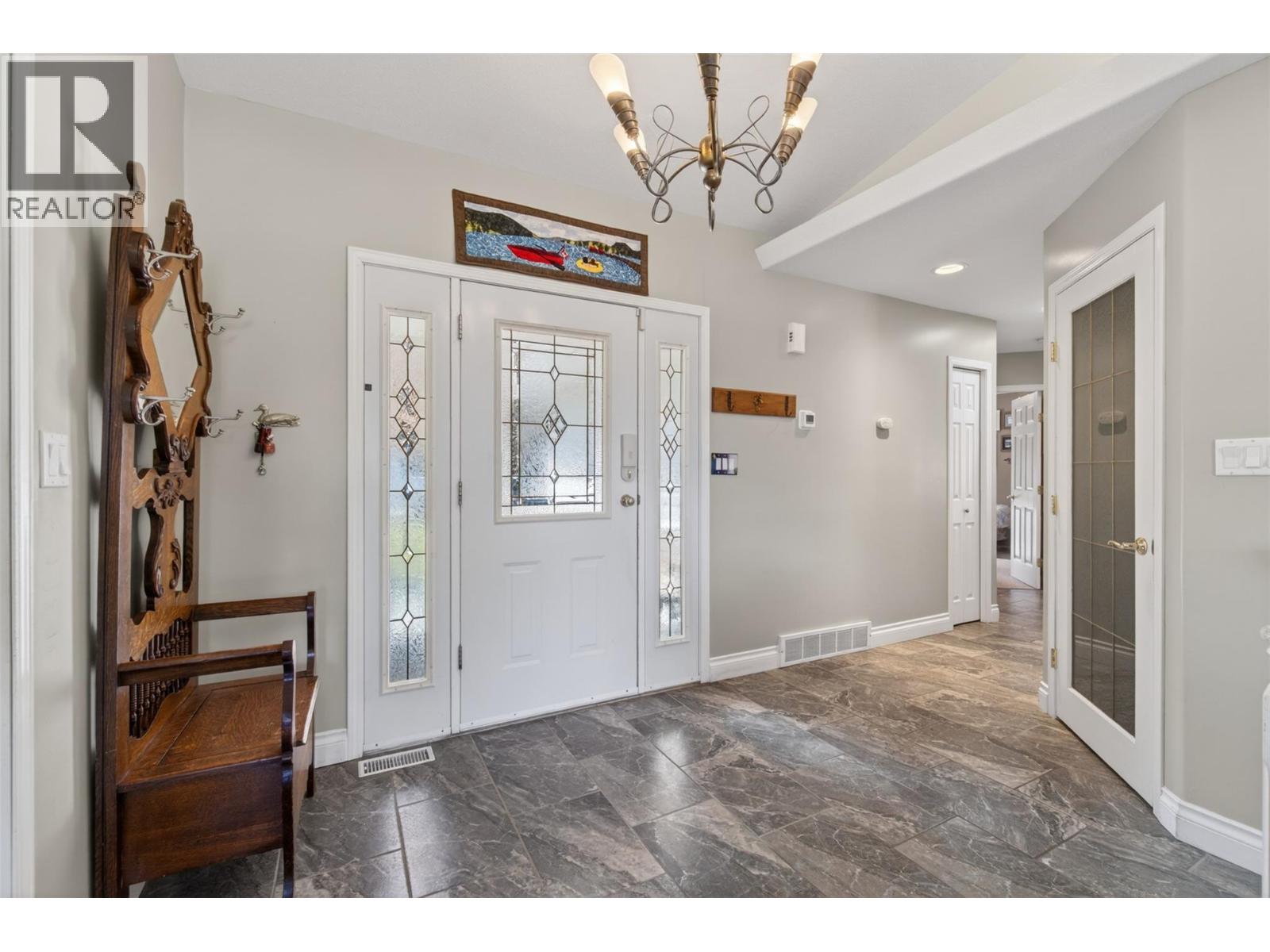 3181 8 Avenue Se, Salmon Arm, British Columbia  V1E 1S1 - Photo 31 - 10383965