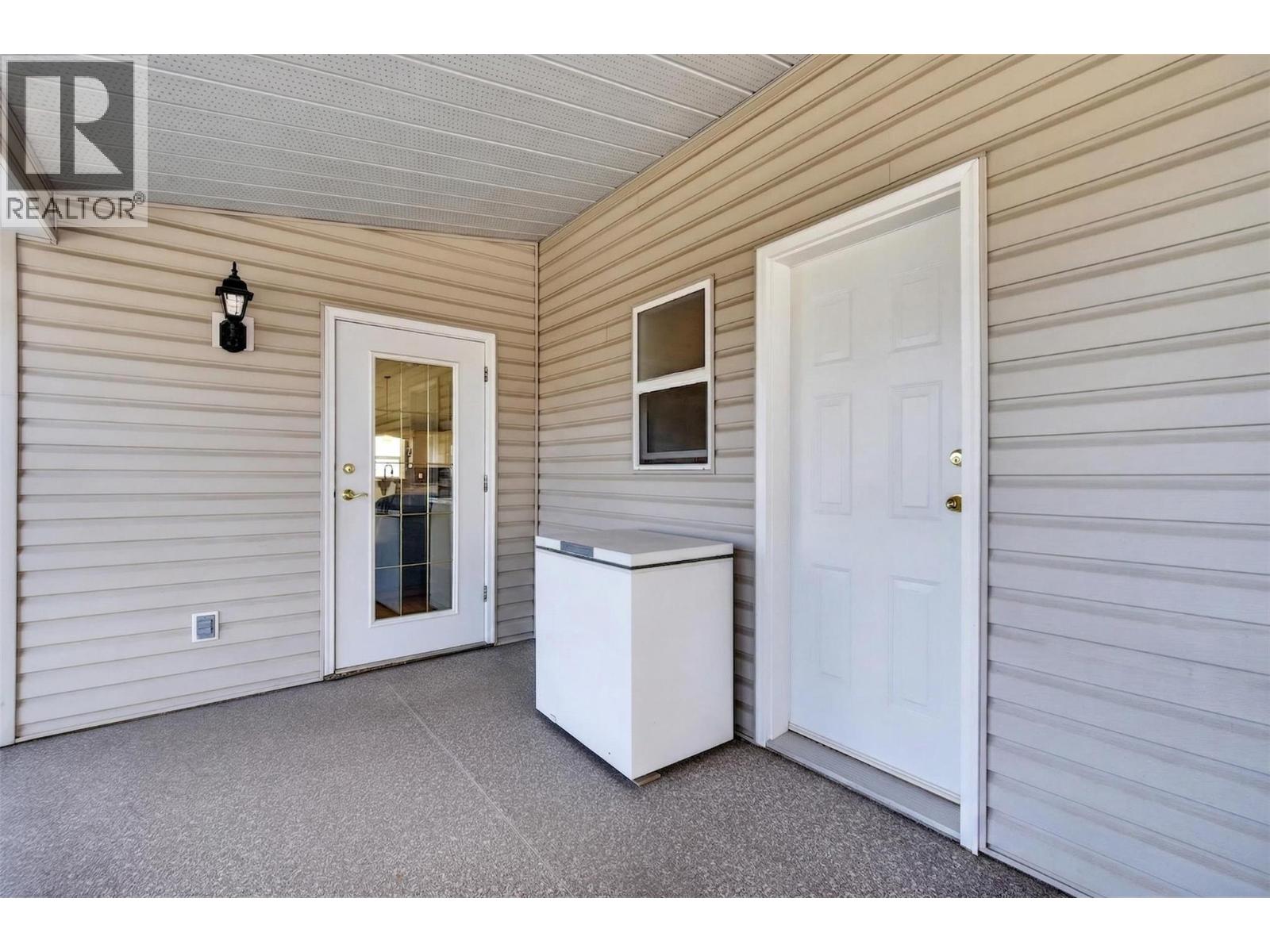 3181 8 Avenue Se, Salmon Arm, British Columbia  V1E 1S1 - Photo 47 - 10383965