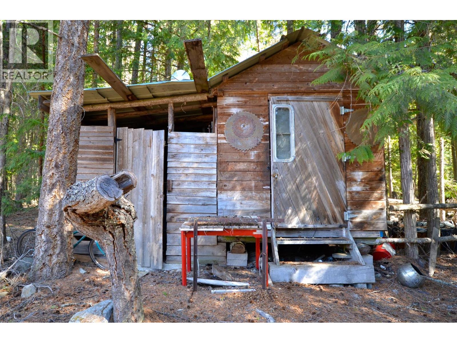 1538 Creighton Valley Road, Lumby, British Columbia  V0E 2G1 - Photo 10 - 10383878