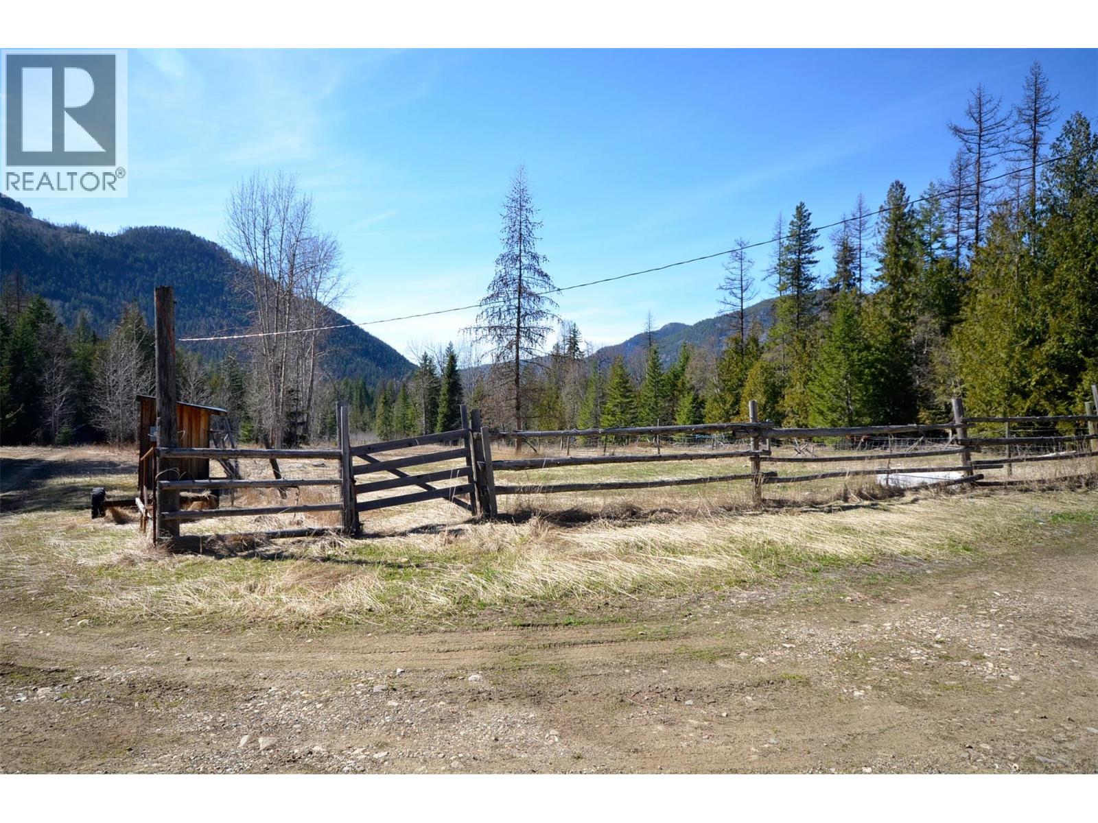 1538 Creighton Valley Road, Lumby, British Columbia  V0E 2G1 - Photo 15 - 10383878