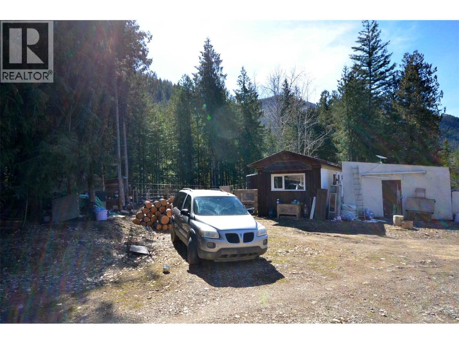 1538 Creighton Valley Road, Lumby, British Columbia  V0E 2G1 - Photo 2 - 10383878