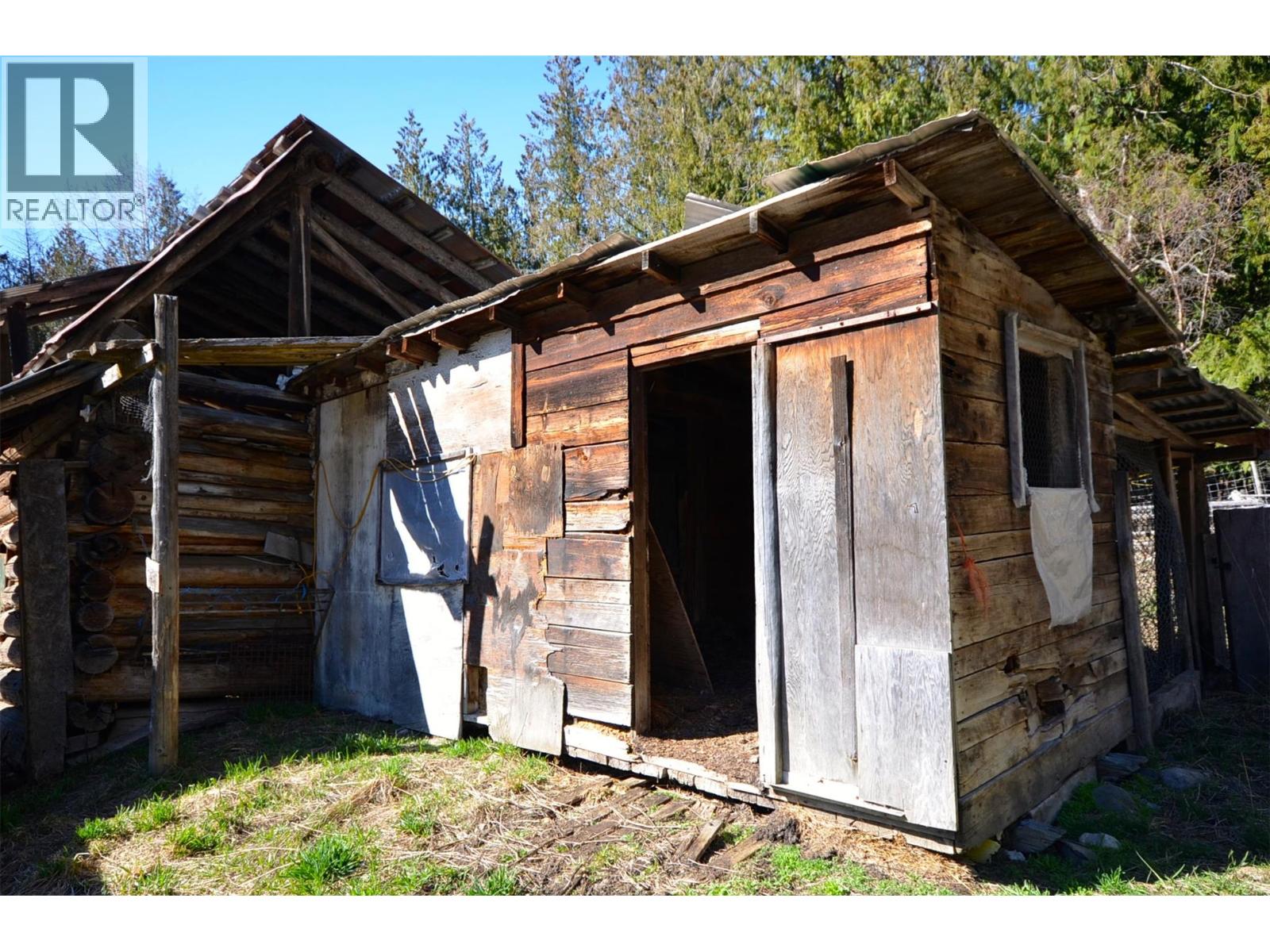 1538 Creighton Valley Road, Lumby, British Columbia  V0E 2G1 - Photo 23 - 10383878