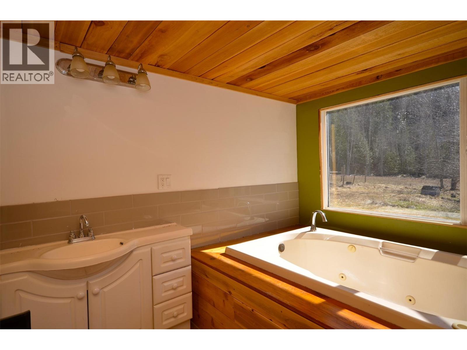 1538 Creighton Valley Road, Lumby, British Columbia  V0E 2G1 - Photo 49 - 10383878