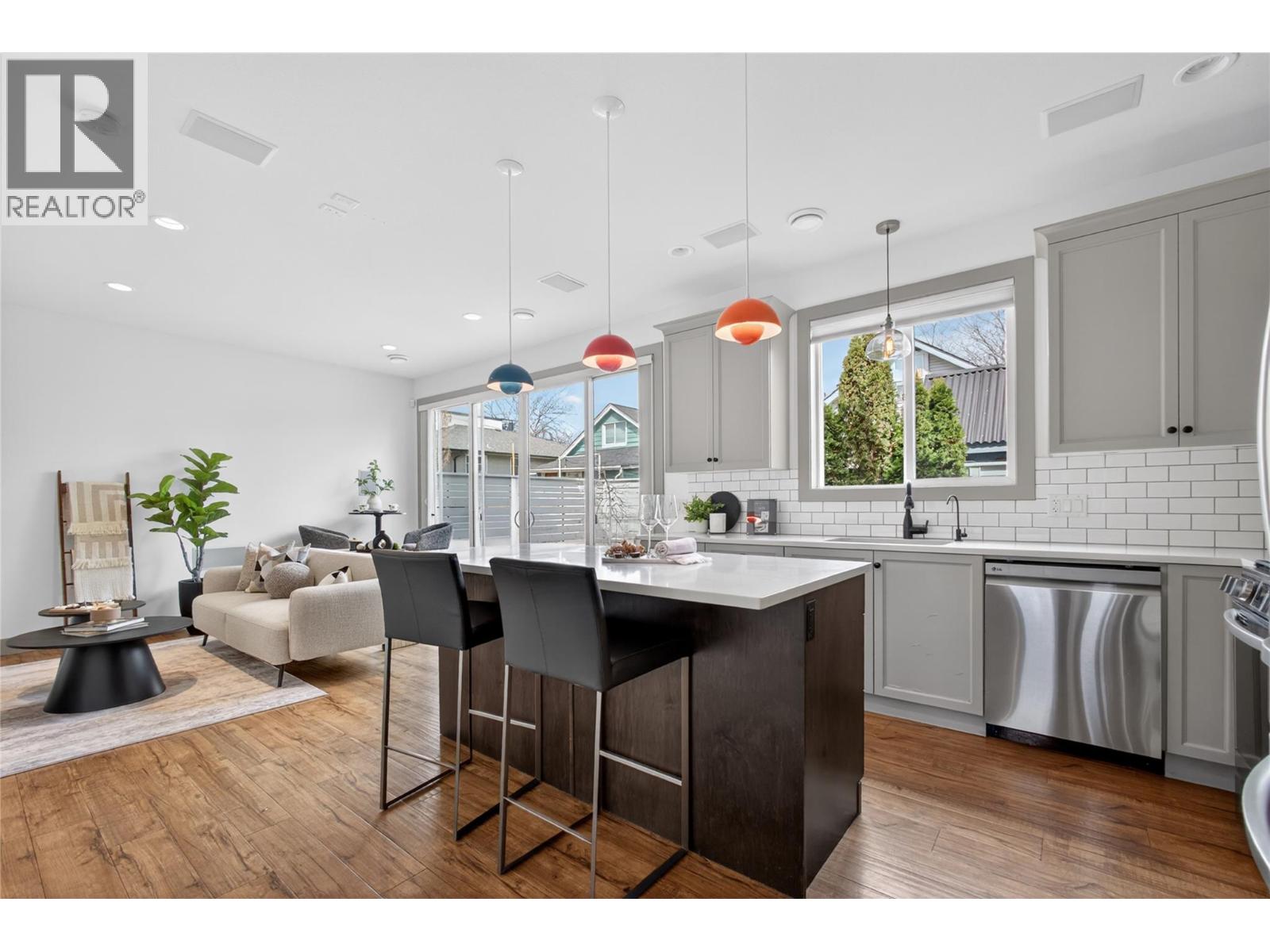 955 Coronation Avenue, Kelowna, British Columbia  V1Y 7A6 - Photo 4 - 10381385