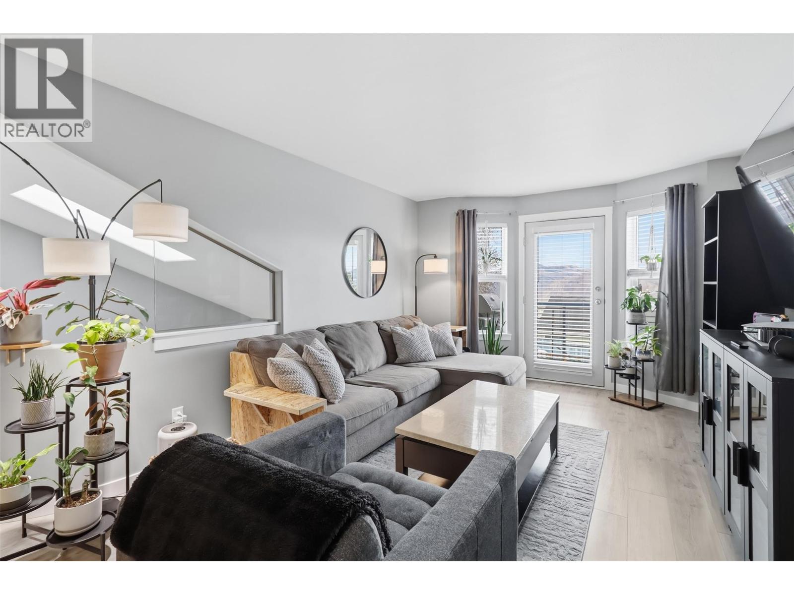 245 Whistler Drive Unit# 4, Kamloops, British Columbia  V2E 1W8 - Photo 4 - 10383867