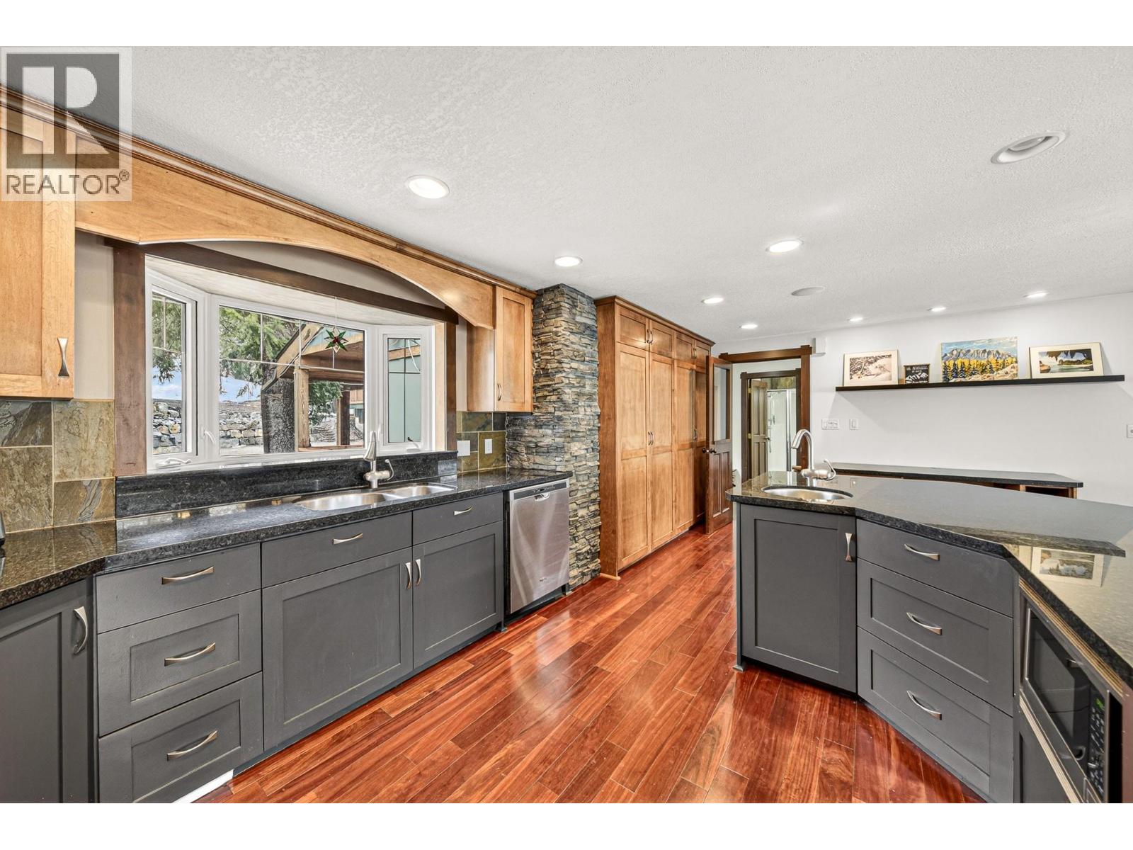 9948 Stephenson Road, Hosmer, British Columbia  V0B 1M5 - Photo 11 - 10383657