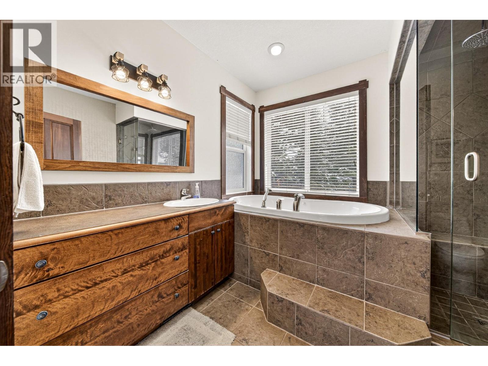 9948 Stephenson Road, Hosmer, British Columbia  V0B 1M5 - Photo 31 - 10383657