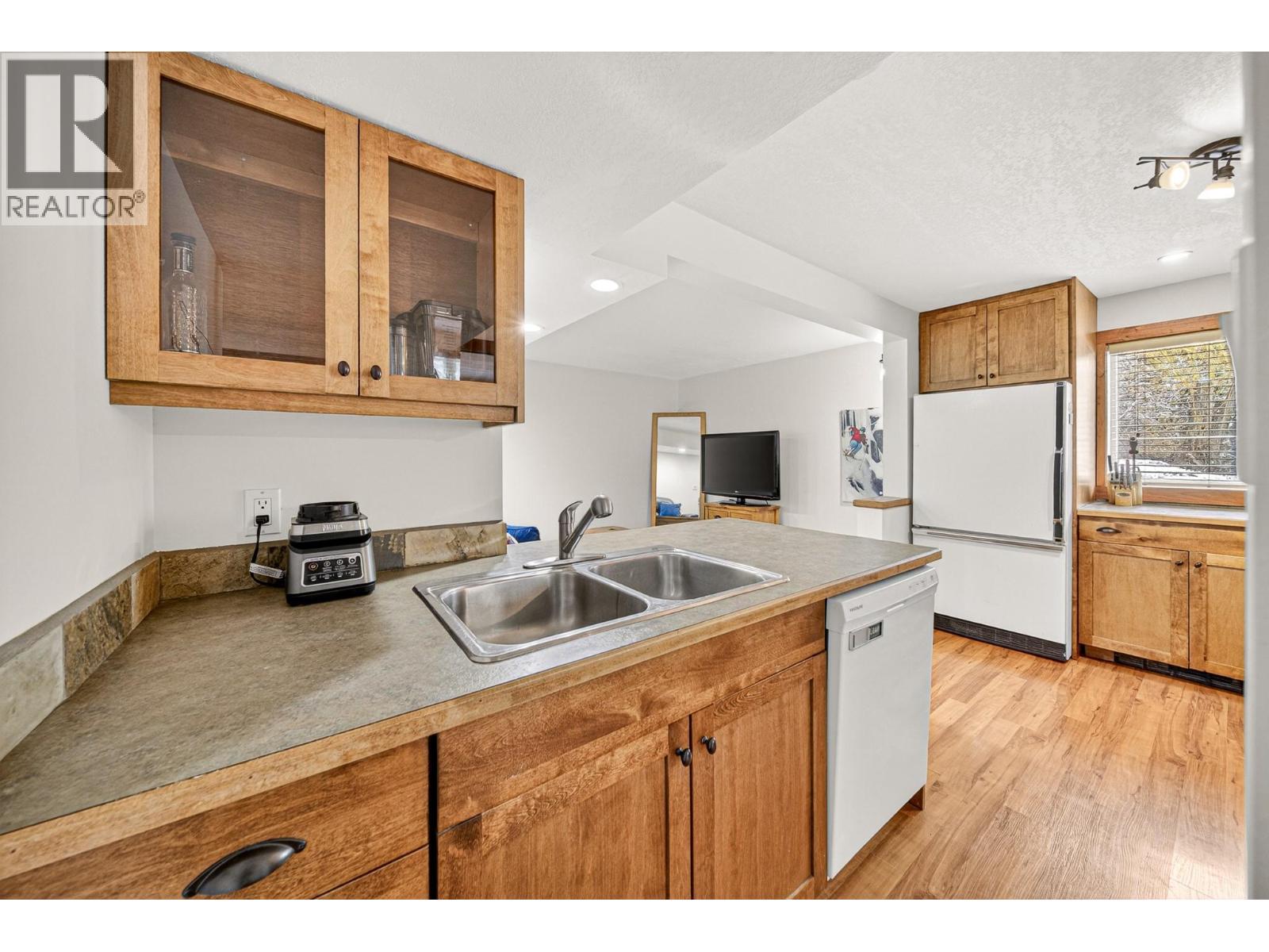 9948 Stephenson Road, Hosmer, British Columbia  V0B 1M5 - Photo 42 - 10383657