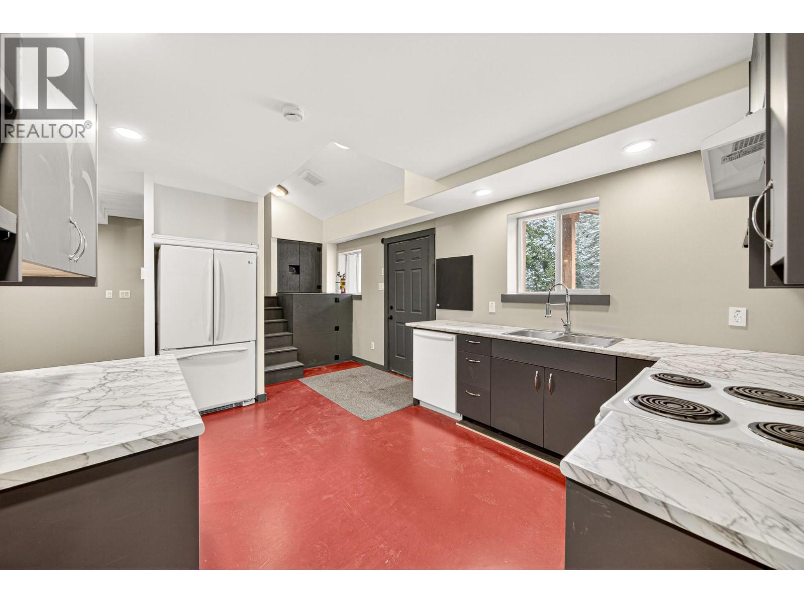 9948 Stephenson Road, Hosmer, British Columbia  V0B 1M5 - Photo 67 - 10383657