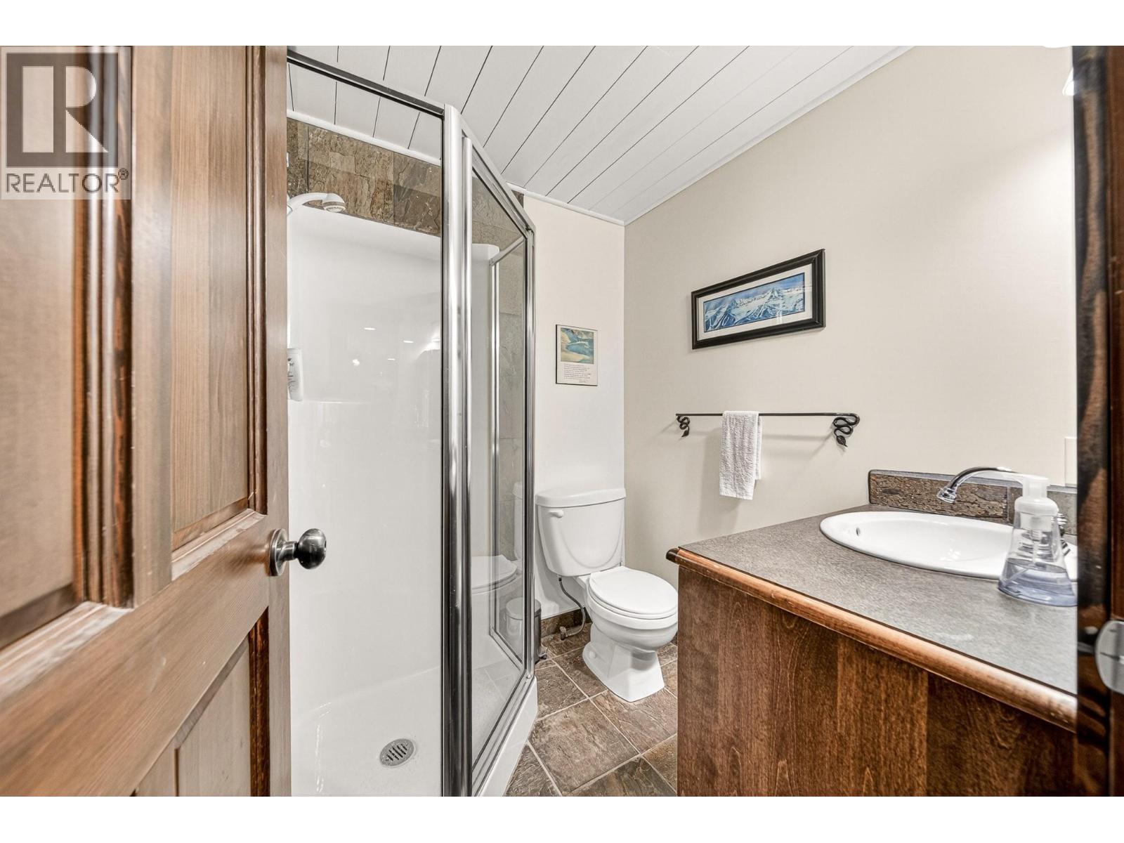 9948 Stephenson Road, Hosmer, British Columbia  V0B 1M5 - Photo 7 - 10383657