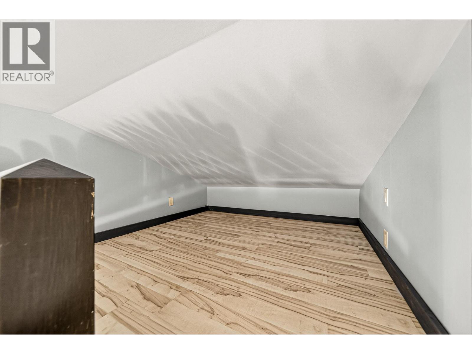 9948 Stephenson Road, Hosmer, British Columbia  V0B 1M5 - Photo 73 - 10383657