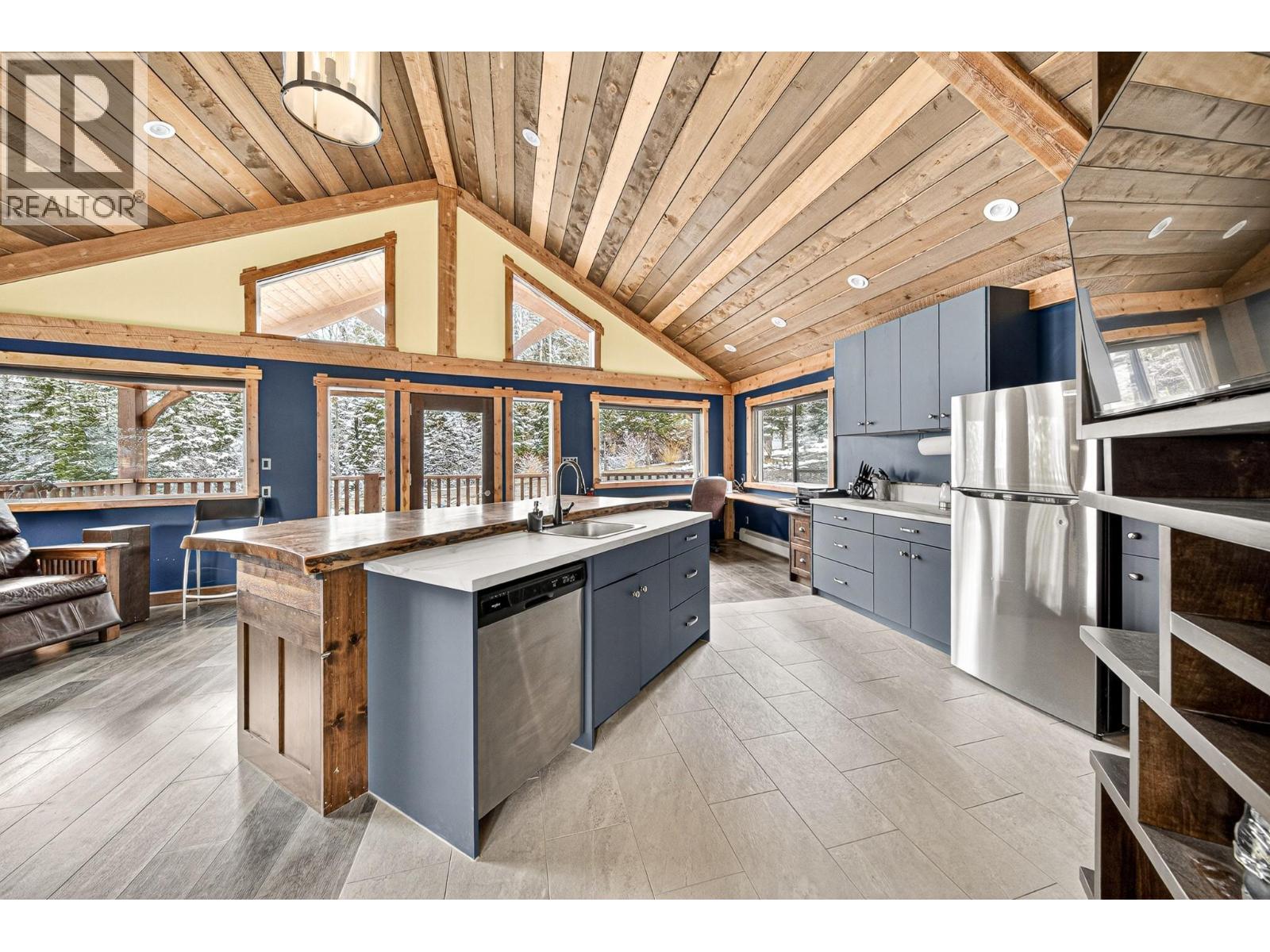 9948 Stephenson Road, Hosmer, British Columbia  V0B 1M5 - Photo 90 - 10383657