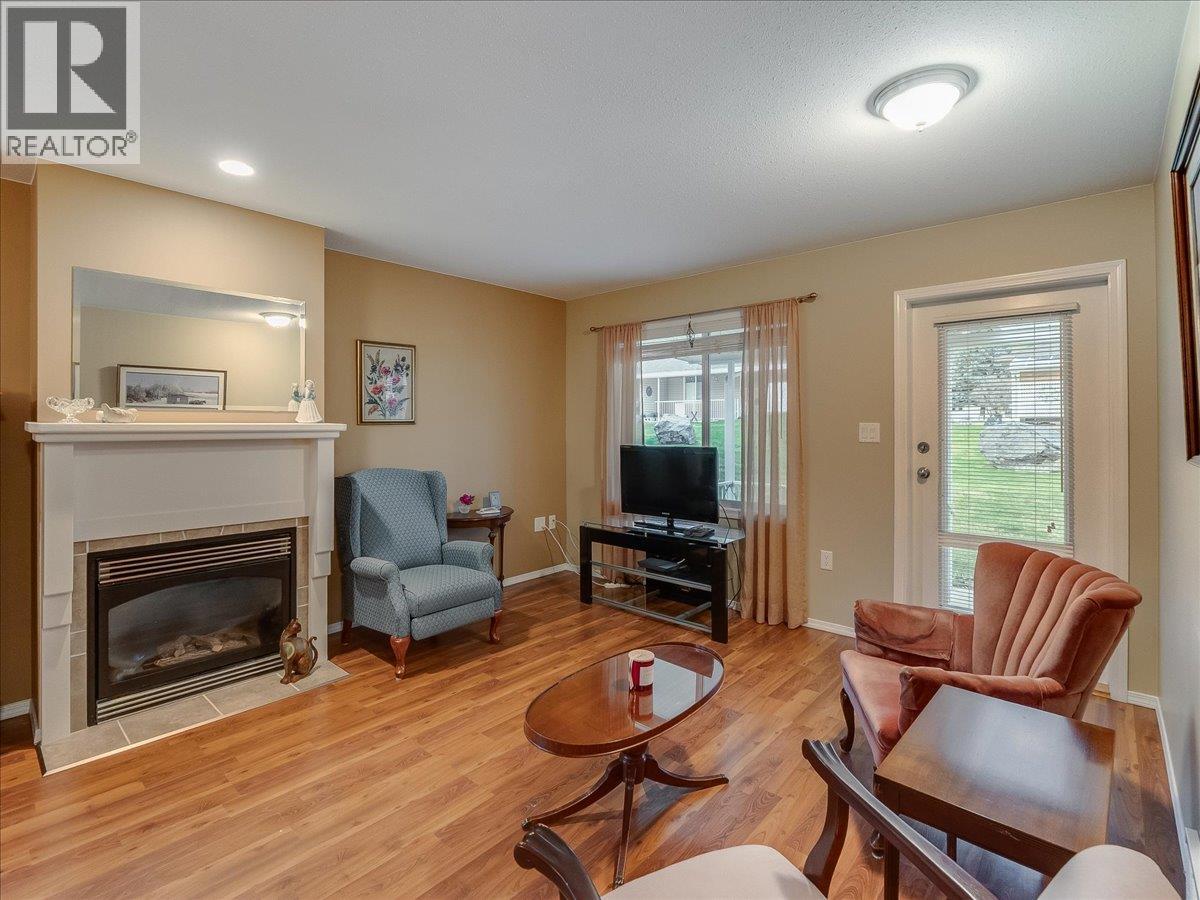 7136 Wright Way, Trail, British Columbia  V1R 4X6 - Photo 11 - 10383963