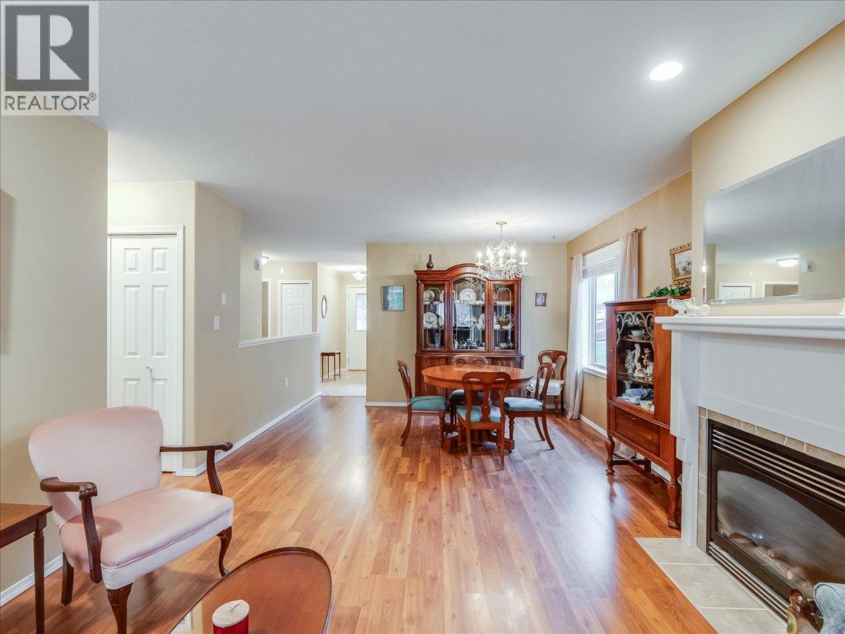 7136 Wright Way, Trail, British Columbia  V1R 4X6 - Photo 12 - 10383963