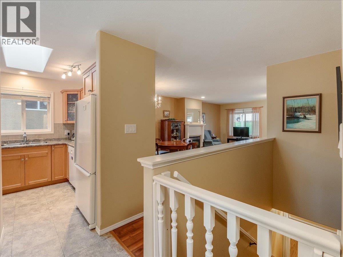 7136 Wright Way, Trail, British Columbia  V1R 4X6 - Photo 15 - 10383963