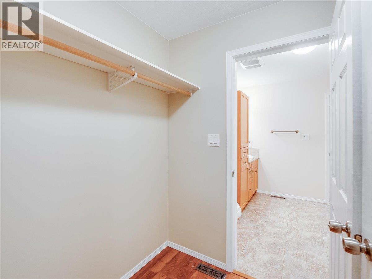 7136 Wright Way, Trail, British Columbia  V1R 4X6 - Photo 19 - 10383963