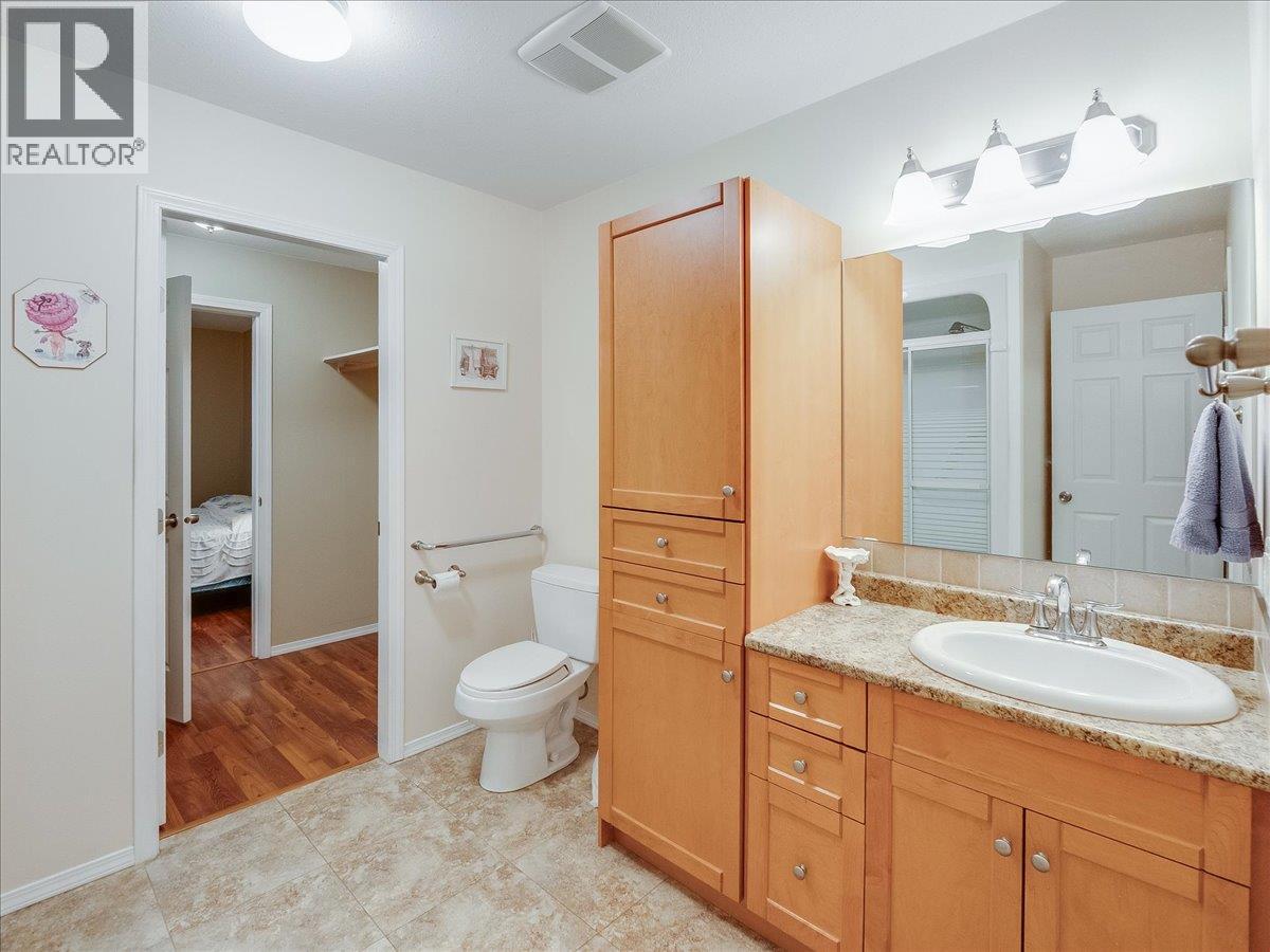 7136 Wright Way, Trail, British Columbia  V1R 4X6 - Photo 24 - 10383963