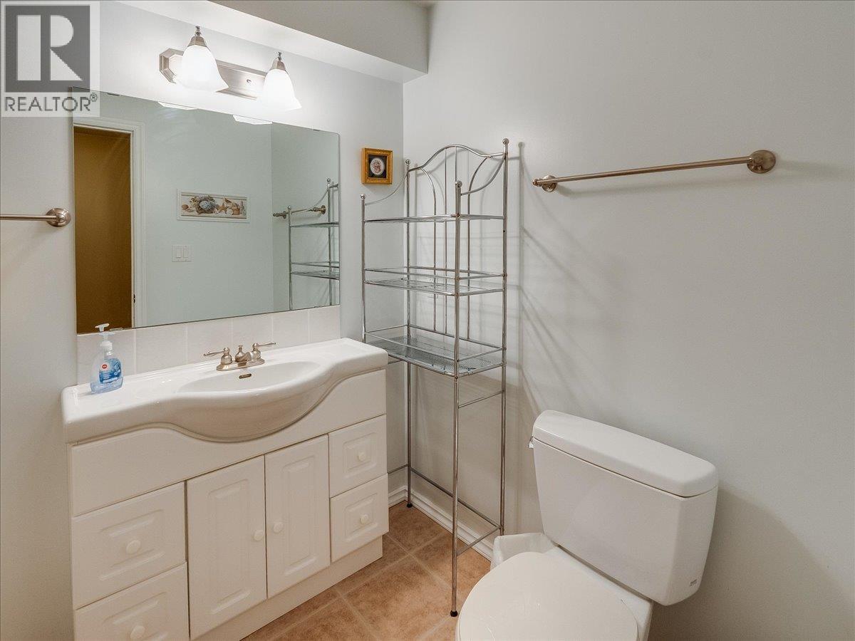 7136 Wright Way, Trail, British Columbia  V1R 4X6 - Photo 27 - 10383963