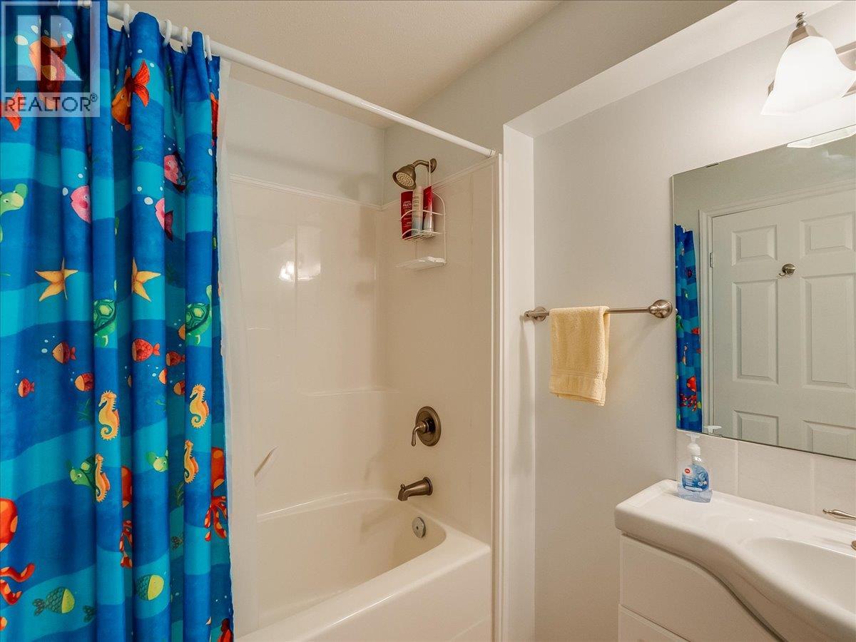 7136 Wright Way, Trail, British Columbia  V1R 4X6 - Photo 28 - 10383963