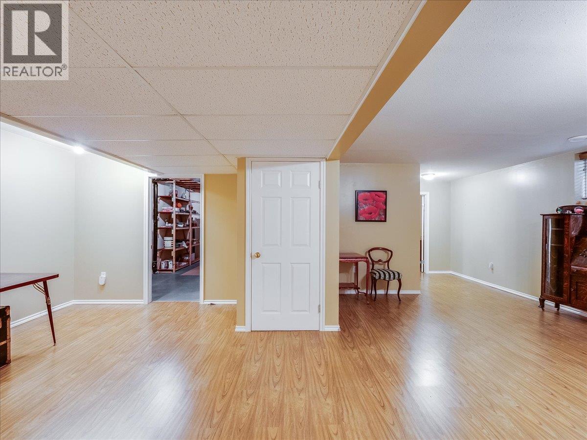 7136 Wright Way, Trail, British Columbia  V1R 4X6 - Photo 33 - 10383963