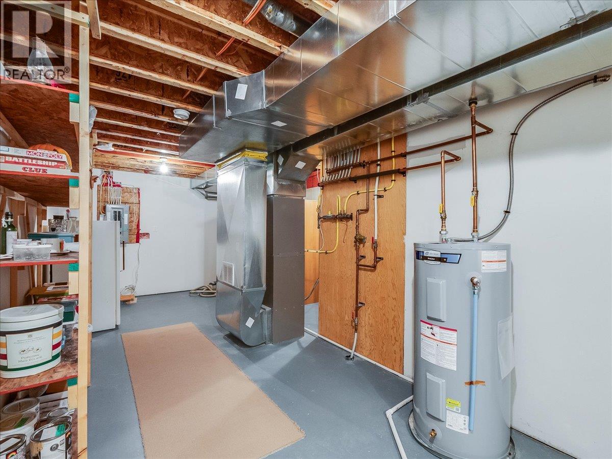 7136 Wright Way, Trail, British Columbia  V1R 4X6 - Photo 35 - 10383963