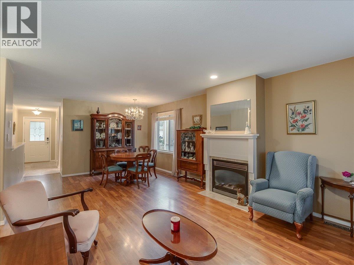 7136 Wright Way, Trail, British Columbia  V1R 4X6 - Photo 9 - 10383963