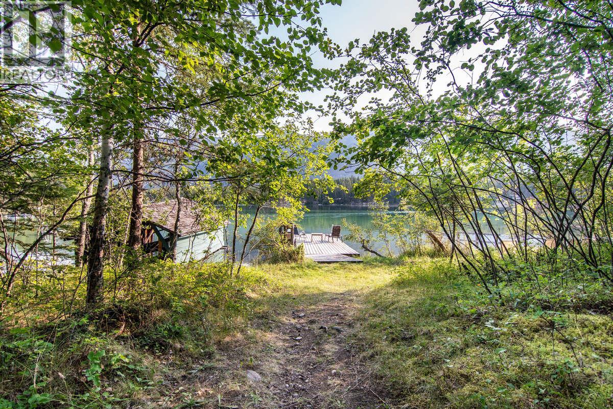 6768 Rosen Lake Road, Jaffray, British Columbia  V0B 1T1 - Photo 39 - 10384011