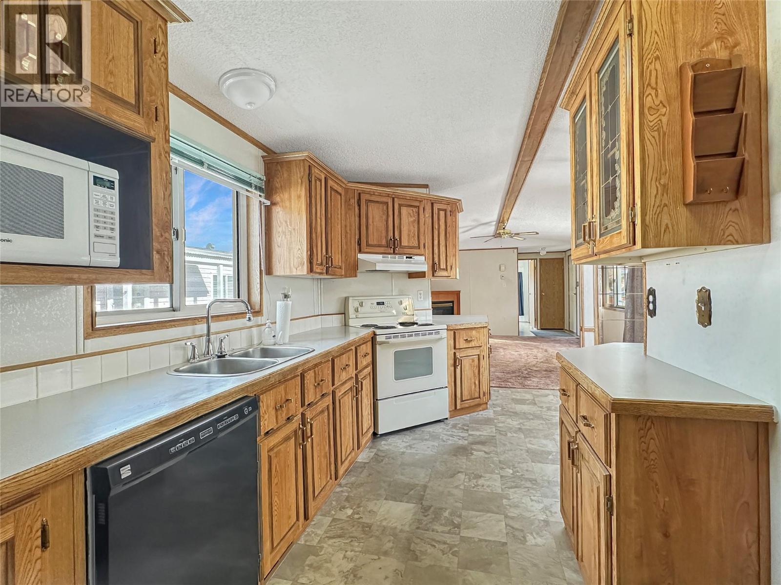 6778 Tucelnuit Drive Unit# 46, Oliver, British Columbia  V0H 1T3 - Photo 2 - 10383378