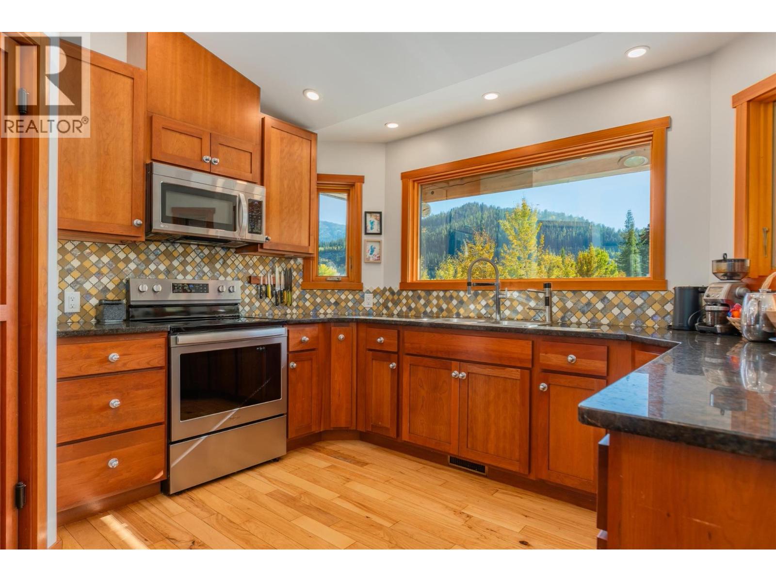 904 Redstone Drive, Rossland, British Columbia  V0G 1Y0 - Photo 18 - 10384019