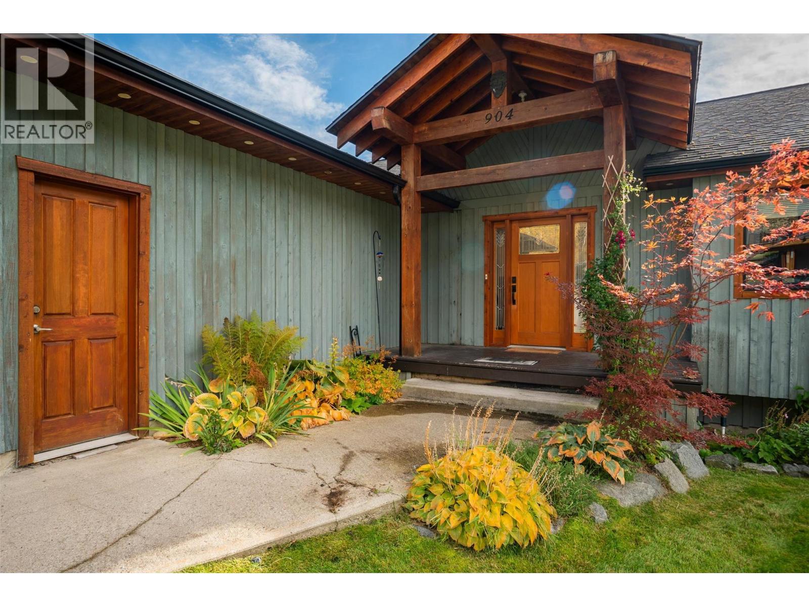 904 Redstone Drive, Rossland, British Columbia  V0G 1Y0 - Photo 8 - 10384019