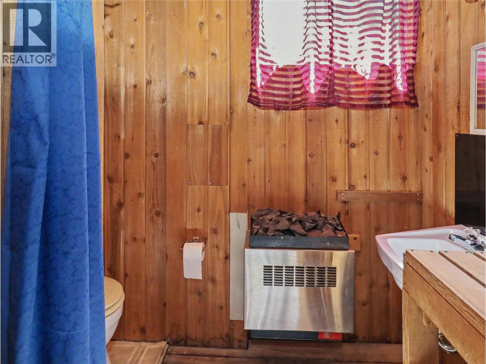 2990 68th Avenue, Grand Forks, British Columbia  V0H 1H0 - Photo 16 - 10384021