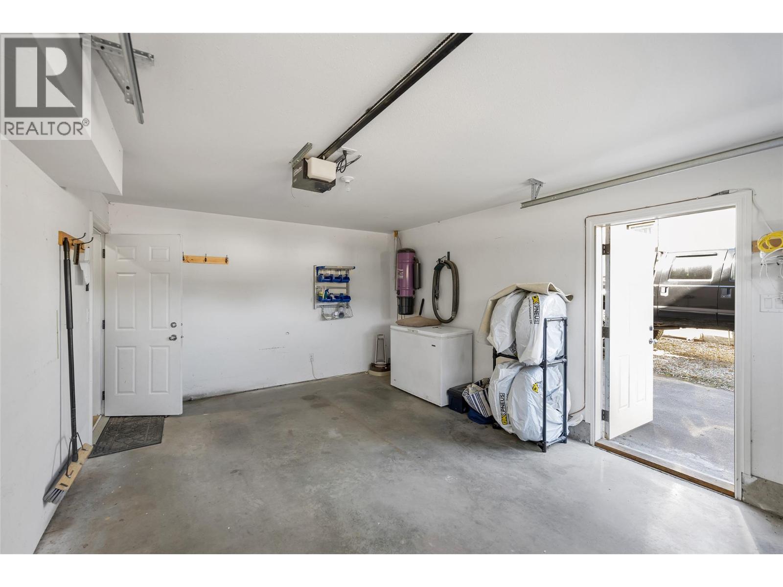 3343 Becker Street, Armstrong, British Columbia  V4Y 0H2 - Photo 22 - 10382972