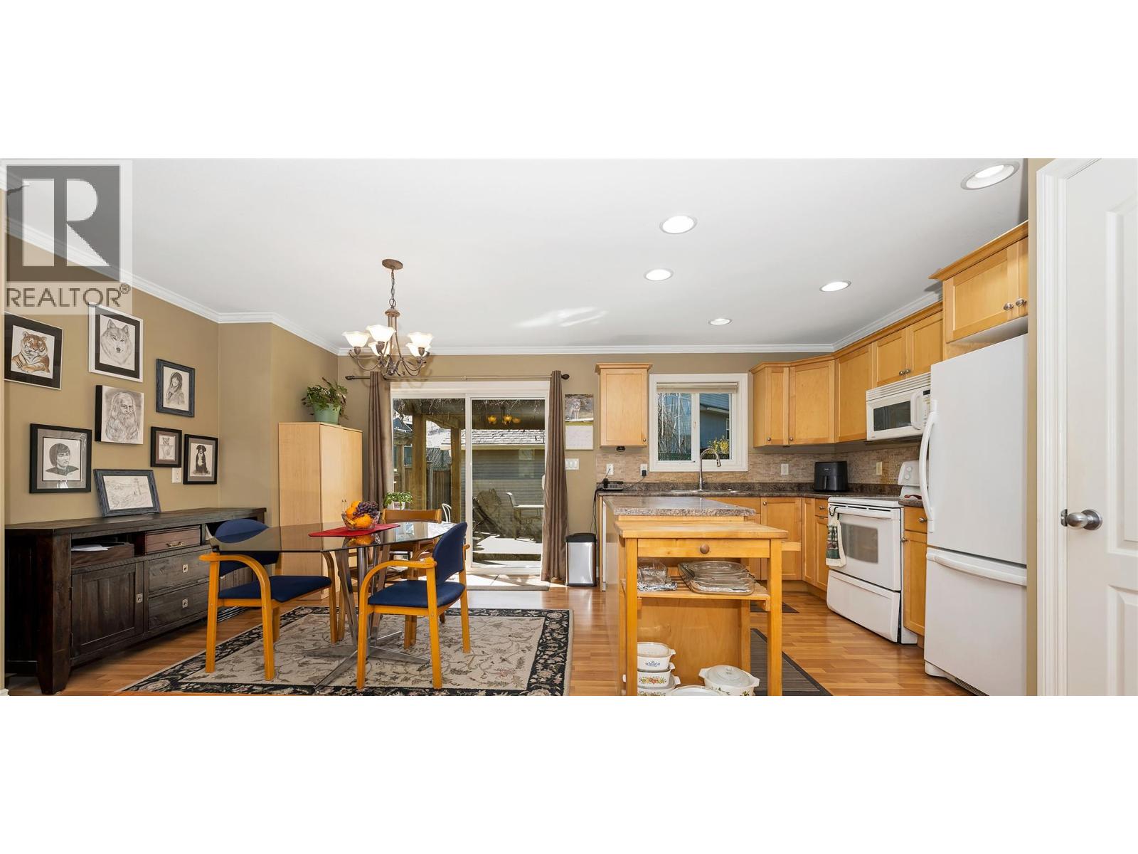 3343 Becker Street, Armstrong, British Columbia  V4Y 0H2 - Photo 3 - 10382972