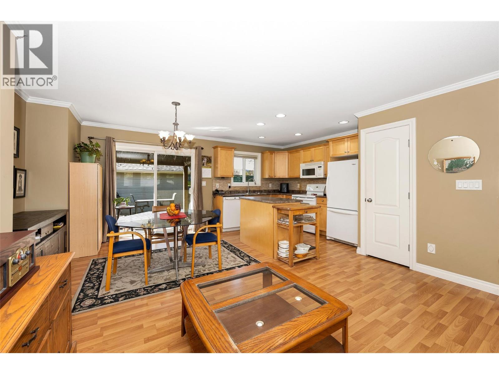 3343 Becker Street, Armstrong, British Columbia  V4Y 0H2 - Photo 5 - 10382972